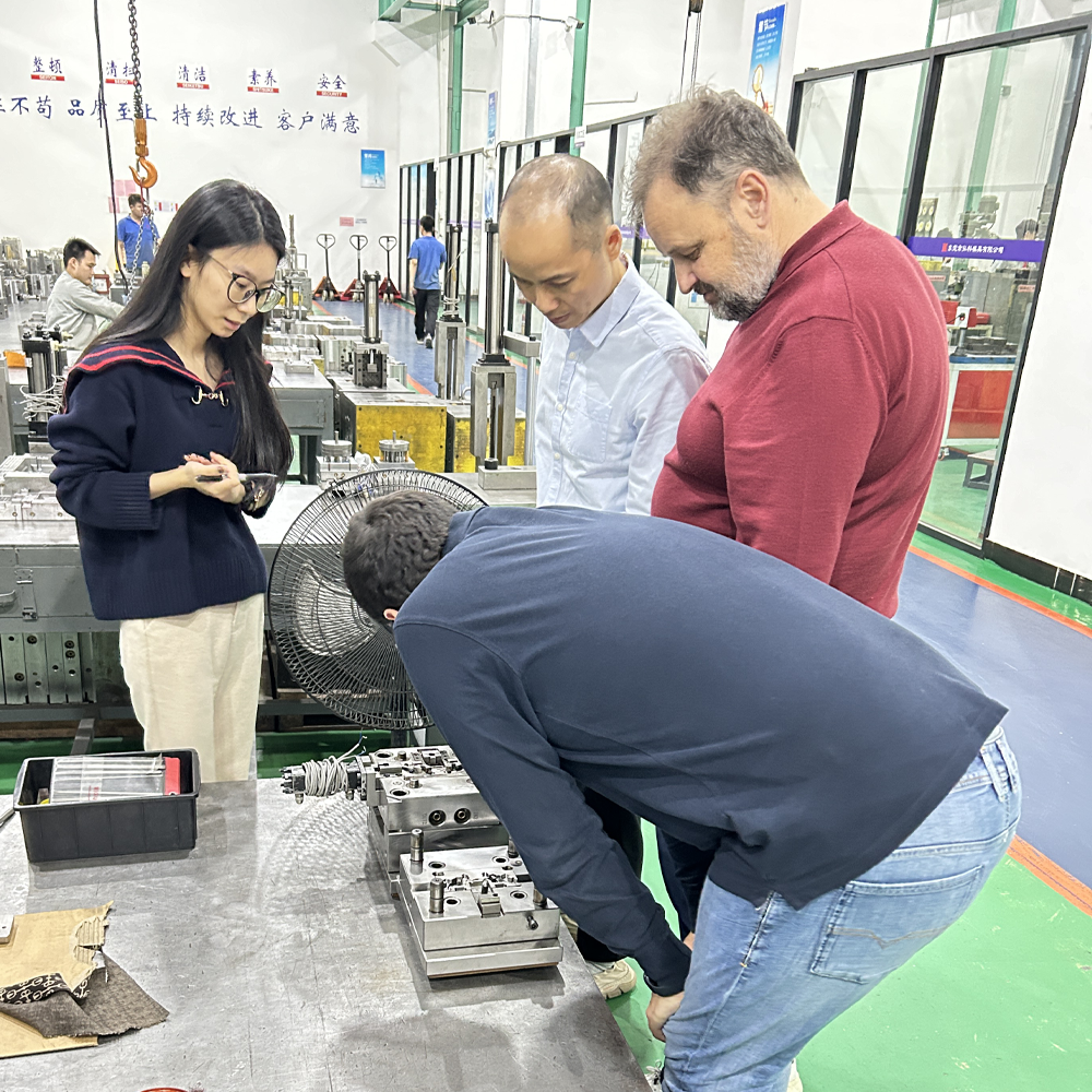 意大利客戶(hù)蒞臨我司參觀(guān)考察